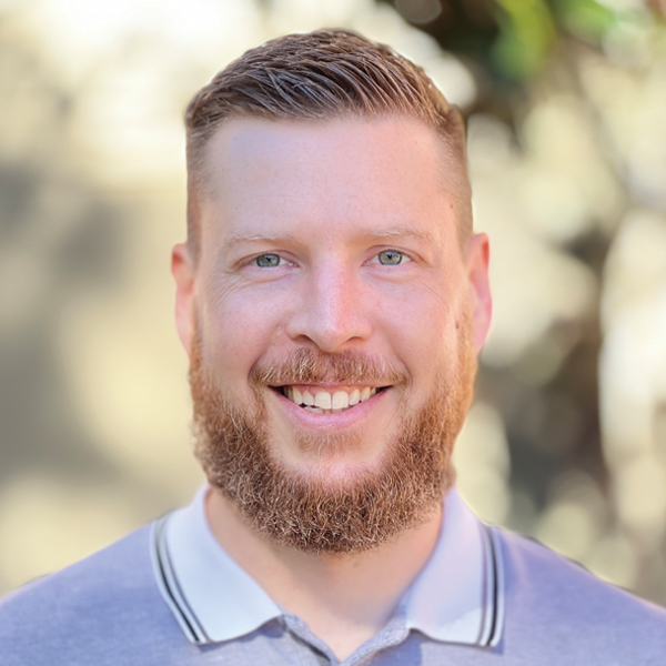 Eric Gebers – Pastor